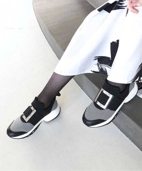 enchanted（エンチャンテッド）の「メタリックバックルダッドスニーカー（スニーカー・レディース・ブラック/シルバー系/ブラック×ホワイト/ベージュ・S/M/L/LL）」の2枚目の写真