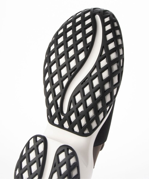 enchanted（エンチャンテッド）の「メタリックバックルダッドスニーカー（スニーカー・レディース・ブラック/シルバー系/ブラック×ホワイト/ベージュ・S/M/L/LL）」の8枚目の写真