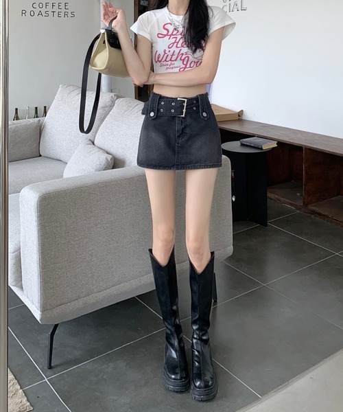 .KOM（ドットコム）の「A'GEM/9 × .kom『.kom/ドットケーオーエム』インナーパンツ付き ベルトデザインデニムミニスカート（デニムスカート・レディース・ブラック/ブルー・M/L）」の16枚目の写真