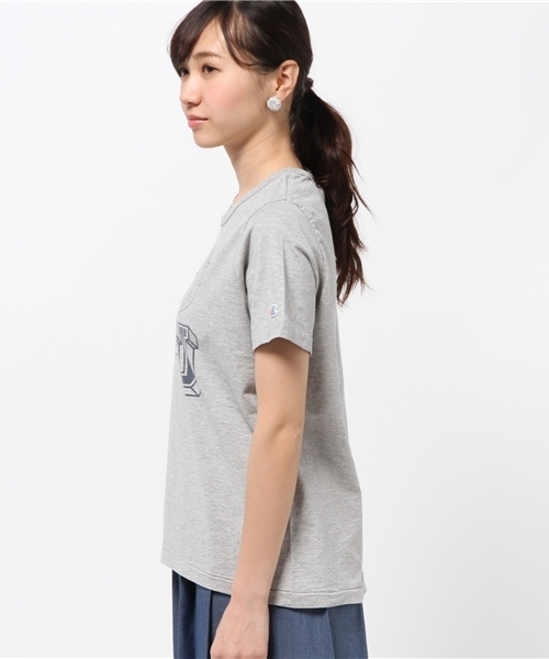 Champion（チャンピオン）の「【Champion】プリントTシャツ（Tシャツ/カットソー・レディース・ホワイト系その他/グレー系その他/ネイビー・MEDIUM）」の5枚目の写真