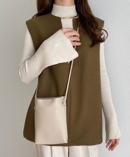 callautia（カラウティア）の「深Vネックベスト（ベスト・レディース・ブラック/ダークベージュ/グレイッシュベージュ/ダークブラウン/オリーブ/グレー/グリーン/ダークグレー/ライトグレー・SMALL/MEDIUM/LARGE/X-LARGE）」の20枚目の写真