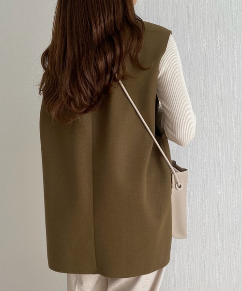 callautia（カラウティア）の「深Vネックベスト（ベスト）」 - WEAR