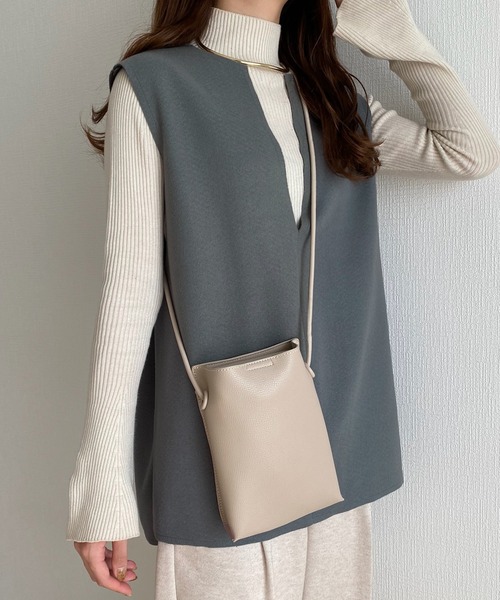 callautia（カラウティア）の「深Vネックベスト（ベスト・レディース・ブラック/ダークベージュ/グレイッシュベージュ/ダークブラウン/オリーブ/グレー/グリーン/ダークグレー/ライトグレー・SMALL/MEDIUM/LARGE/X-LARGE）」の18枚目の写真