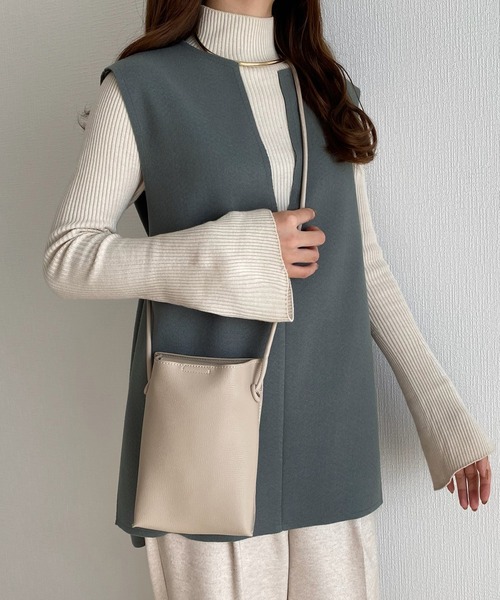 callautia（カラウティア）の「深Vネックベスト（ベスト・レディース・ブラック/ダークベージュ/グレイッシュベージュ/ダークブラウン/オリーブ/グレー/グリーン/ダークグレー/ライトグレー・SMALL/MEDIUM/LARGE/X-LARGE）」の16枚目の写真