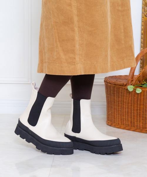 Noubel Voug Relax（ヌーベルヴォーグリラックス）の「トラックソールチェルシーブーツ（ブーツ・レディース・ブラック/カーキ/アイボリー・LL/3L/S/M/L）」の19枚目の写真