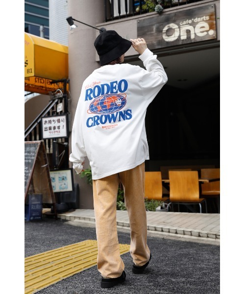 RODEO CROWNS WIDE BOWL(ロデオクラウンズワイドボウル)の「WORLDクラウンロゴL/S Tシャツ WL(Tシャツ/カットソー・レディース・ホワイト/ブラック/ブルー・FREE)」の6枚目の写真