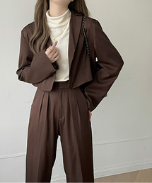 emi+（エミプラス）の「バックベルトショートテーラードジャケット＋パンツ セットアップ（セットアップ）」