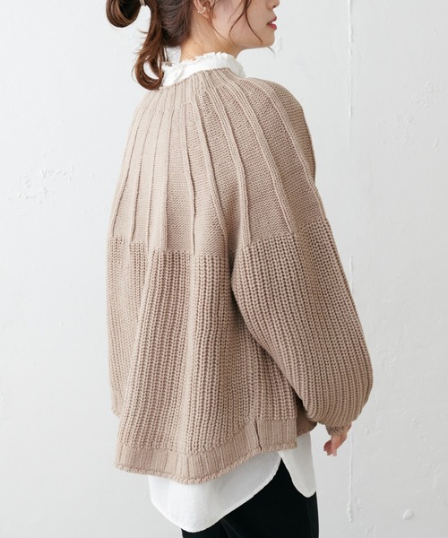 PUAL CE CIN(ピュアルセシン)の「アーチ編みニットプルオーバー(ニット/セーター・レディース・ブラック/アイボリー/グレイッシュベージュ・FREE)」の3枚目の写真