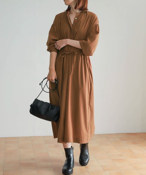 URBAN RESEARCH DOORS(アーバンリサーチドアーズ)の「ウエストマークギャザーワンピース(ワンピース・レディース・キャメル/パープル/ネイビー/ピンク・MEDIUM)」の17枚目の写真