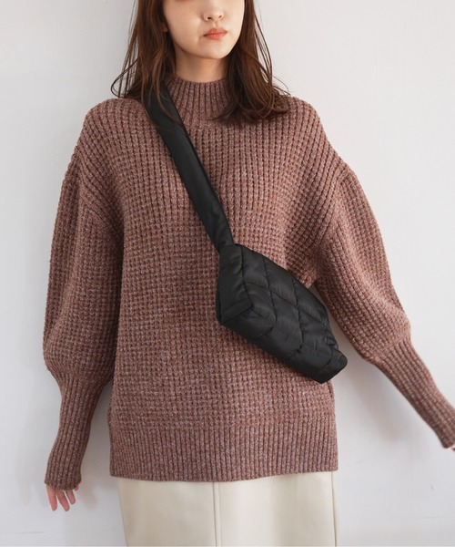 FREE'S MART（フリーズマート）の「◆ワッフルハイネックルーズニット（ニット/セーター・レディース・ホワイト/ブラウン/ブルー・FREE）」の2枚目の写真