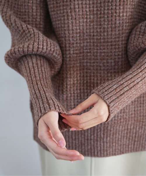 FREE'S MART（フリーズマート）の「◆ワッフルハイネックルーズニット（ニット/セーター・レディース・ホワイト/ブラウン/ブルー・FREE）」の12枚目の写真