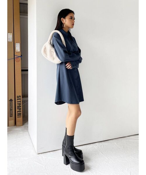 EMODA（エモダ）の「シェイプミニマルシャツワンピース（ワンピース・レディース・ネイビー/ホワイト/ブラック・FREE）」の9枚目の写真
