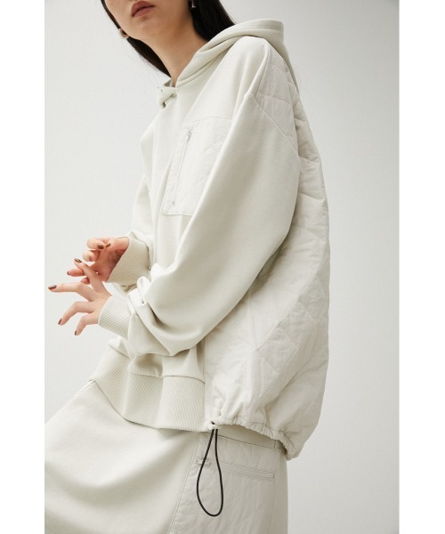 AZUL by moussy(アズールバイマウジー)の「QUILTED DETAIL HOODIE/キルティングディテールフーディ(パーカー・レディース・ブラック/カーキ/アイボリー・MEDIUM/SMALL)」の5枚目の写真