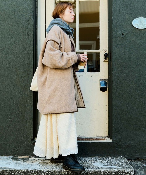 Crisp(クリスプ)の「リバーシブルミリタリーボアコート(その他アウター・レディース・ベージュ/ブラウン・FREE)」の3枚目の写真