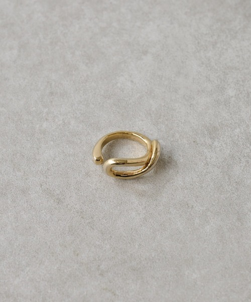 BEARDSLEY(ビアズリー)の「Knotモチーフリング(リング・レディース・ゴールド・FREE)」の1枚目の写真