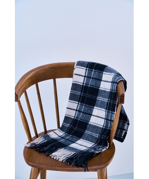 AZUL by moussy（アズールバイマウジー）の「SOFT TOUCH BASIC MUFFLER/ソフトタッチベーシックマフラー（マフラー・メンズ・ベージュ系その他/グリーン/ブルー/ブラック系その他/ブラック/アイボリー・FREE）」の4枚目の写真