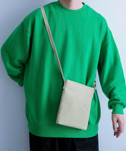 ITEMS URBANRESEARCH（アイテムズ アーバンリサーチ）の「PIG LEATHER ミニショルダーバッグ（ショルダーバッグ・メンズ・ベージュ/ブラック/グレー・-）」の3枚目の写真