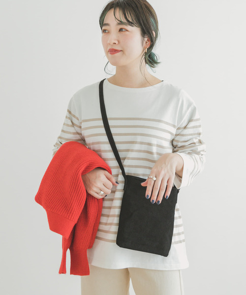 ITEMS URBANRESEARCH（アイテムズ アーバンリサーチ）の「PIG LEATHER ミニショルダーバッグ（ショルダーバッグ・メンズ・ベージュ/ブラック/グレー・-）」の13枚目の写真