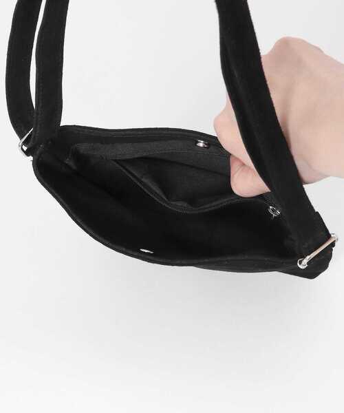 ITEMS URBANRESEARCH（アイテムズ アーバンリサーチ）の「PIG LEATHER ミニショルダーバッグ（ショルダーバッグ・メンズ・ベージュ/ブラック/グレー・-）」の20枚目の写真