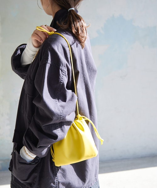 SLOBE IENA(スローブイエナ)の「【ESLOW/エスロー】SLOBE別注ドローストリングショルダーバッグ(ショルダーバッグ・レディース・イエロー・FREE)」の12枚目の写真