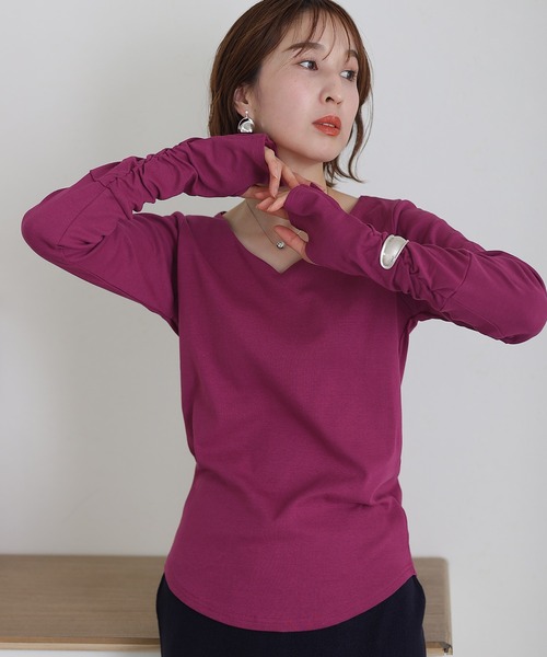 ElegChic(エレグシック)の「Vネック指空きTシャツ 長袖(Tシャツ/カットソー・レディース・グレイッシュベージュ/パープル/ネイビー/ライトグレー/カーキ/オフホワイト/チャコールグレー/杢グレー/ブラック・XL/3L/L/M/4L)」の9枚目の写真