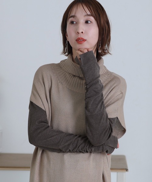 ElegChic(エレグシック)の「Vネック指空きTシャツ 長袖(Tシャツ/カットソー・レディース・グレイッシュベージュ/パープル/ネイビー/ライトグレー/カーキ/オフホワイト/チャコールグレー/杢グレー/ブラック・XL/3L/L/M/4L)」の1枚目の写真