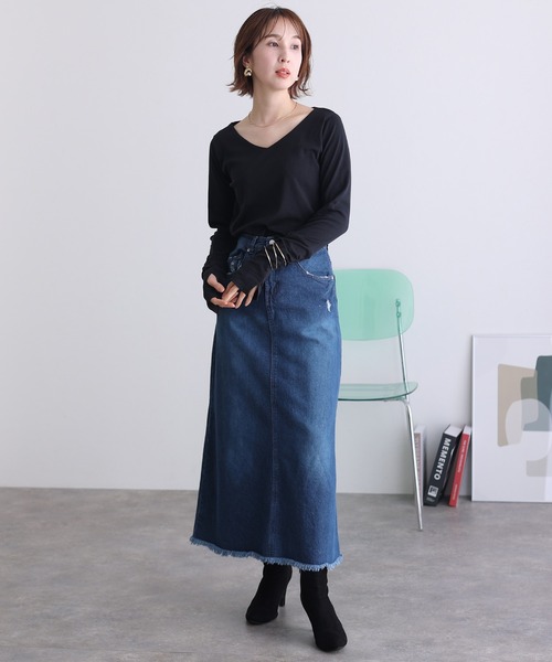 ElegChic(エレグシック)の「Vネック指空きTシャツ 長袖(Tシャツ/カットソー・レディース・グレイッシュベージュ/パープル/ネイビー/ライトグレー/カーキ/オフホワイト/チャコールグレー/杢グレー/ブラック・XL/3L/L/M/4L)」の13枚目の写真