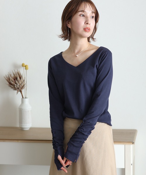 ElegChic(エレグシック)の「Vネック指空きTシャツ 長袖(Tシャツ/カットソー・レディース・グレイッシュベージュ/パープル/ネイビー/ライトグレー/カーキ/オフホワイト/チャコールグレー/杢グレー/ブラック・XL/3L/L/M/4L)」の14枚目の写真