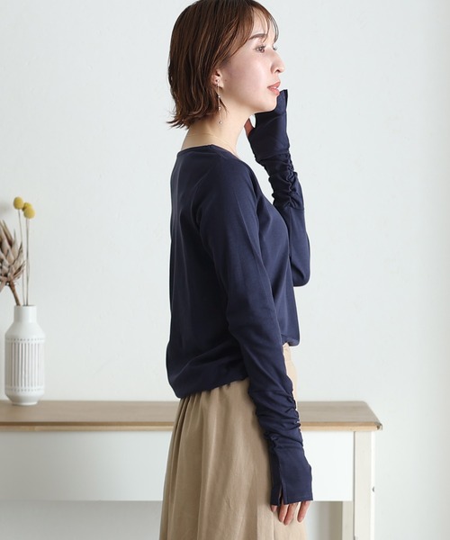 ElegChic(エレグシック)の「Vネック指空きTシャツ 長袖(Tシャツ/カットソー・レディース・グレイッシュベージュ/パープル/ネイビー/ライトグレー/カーキ/オフホワイト/チャコールグレー/杢グレー/ブラック・XL/3L/L/M/4L)」の15枚目の写真