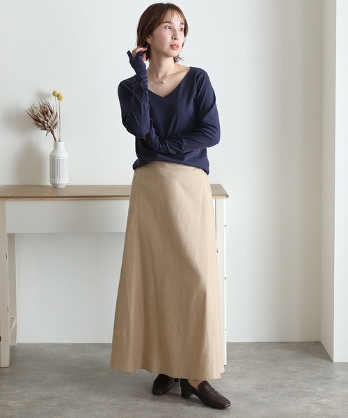 ElegChic(エレグシック)の「Vネック指空きTシャツ 長袖(Tシャツ/カットソー・レディース・グレイッシュベージュ/パープル/ネイビー/ライトグレー/カーキ/オフホワイト/チャコールグレー/杢グレー/ブラック・XL/3L/L/M/4L)」の17枚目の写真