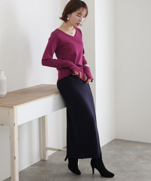 ElegChic(エレグシック)の「Vネック指空きTシャツ 長袖(Tシャツ/カットソー・レディース・グレイッシュベージュ/パープル/ネイビー/ライトグレー/カーキ/オフホワイト/チャコールグレー/杢グレー/ブラック・XL/3L/L/M/4L)」の21枚目の写真