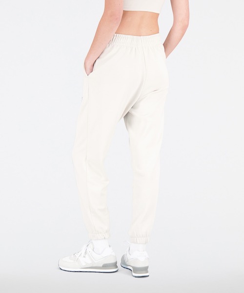 NEW BALANCE（ニューバランス）の「NB Essentials グラフィックスウェットパンツ（スウェットパンツ・レディース・アイボリー/ブラック・LARGE/MEDIUM/SMALL/X-LARGE）」の4枚目の写真