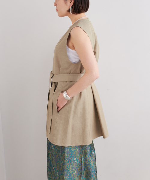 VERMEIL par iena（ヴェルメイユパーイエナ）の「キュプラコットンリネンフレアジレ（ベスト・レディース・ブラック/ベージュ・FREE）」の10枚目の写真