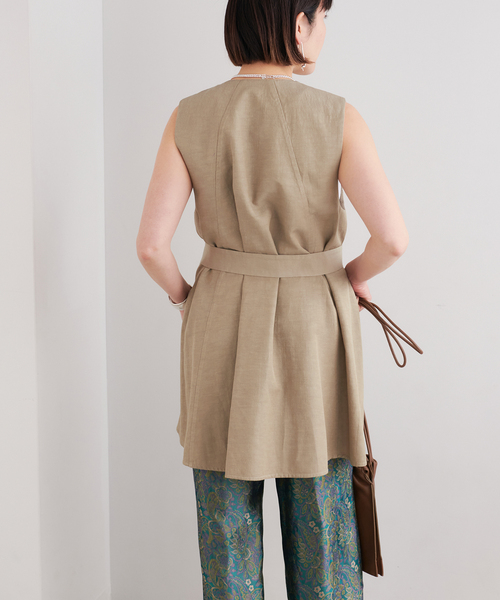 VERMEIL par iena（ヴェルメイユパーイエナ）の「キュプラコットンリネンフレアジレ（ベスト・レディース・ブラック/ベージュ・FREE）」の5枚目の写真