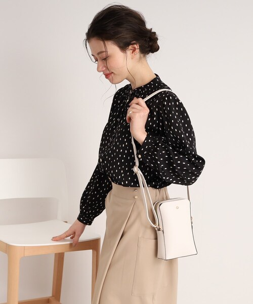 SHOO・LA・RUE（シューラルー）の「◆前後ポケットミニショルダーバッグ（ショルダーバッグ・レディース・ブラック/サンドベージュ/アイボリー/ブルー・00）」の22枚目の写真