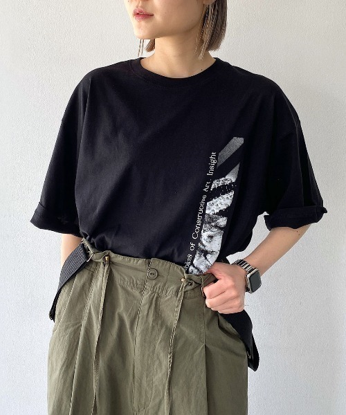 PAGEBOY（ページボーイ）の「モノクロアートT（Tシャツ/カットソー・レディース・チョコ/オフホワイト/ブラック・FREE）」の3枚目の写真