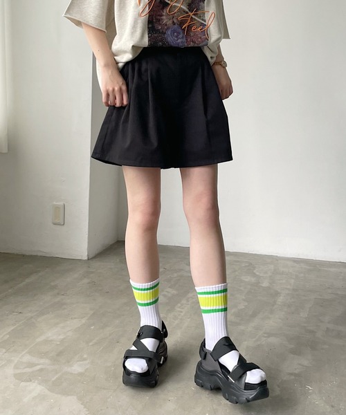 PAGEBOY（ページボーイ）の「チノタックショートパンツ（チノパンツ・レディース・ブラック/ベージュ・FREE）」の2枚目の写真