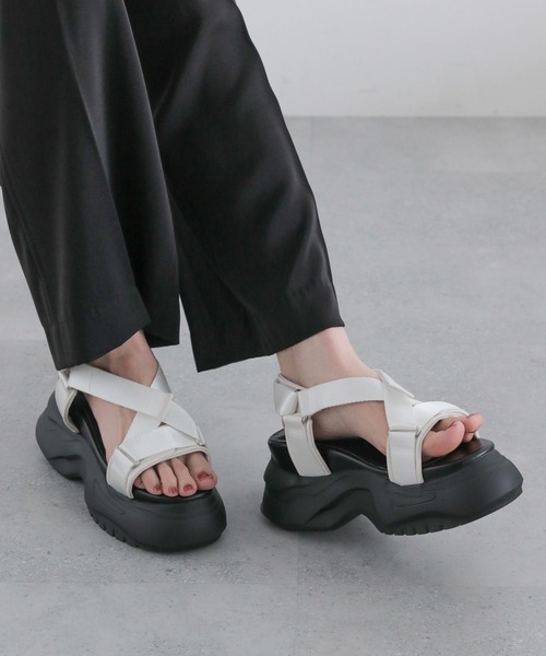 HARE（ハレ）の「スニーカーソールサンダル(HARE)（サンダル・レディース・ホワイト/ブラック・MEDIUM/LARGE）」の9枚目の写真