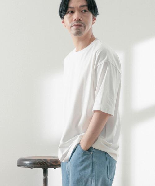 ITEMS URBANRESEARCH(アイテムズ アーバンリサーチ)の「USAコットン オーバーサイズTシャツ(Tシャツ/カットソー・メンズ・ブラック/グリーン/イエロー/オフホワイト/ブルー・LARGE/MEDIUM)」の6枚目の写真