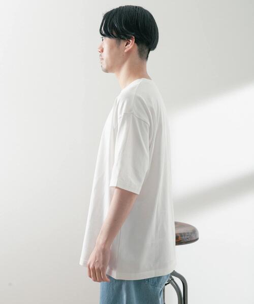 ITEMS URBANRESEARCH(アイテムズ アーバンリサーチ)の「USAコットン オーバーサイズTシャツ(Tシャツ/カットソー・メンズ・ブラック/グリーン/イエロー/オフホワイト/ブルー・LARGE/MEDIUM)」の11枚目の写真
