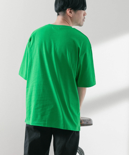 ITEMS URBANRESEARCH(アイテムズ アーバンリサーチ)の「USAコットン オーバーサイズTシャツ(Tシャツ/カットソー・メンズ・ブラック/グリーン/イエロー/オフホワイト/ブルー・LARGE/MEDIUM)」の20枚目の写真