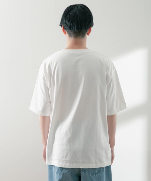 ITEMS URBANRESEARCH(アイテムズ アーバンリサーチ)の「USAコットン オーバーサイズTシャツ(Tシャツ/カットソー・メンズ・ブラック/グリーン/イエロー/オフホワイト/ブルー・LARGE/MEDIUM)」の16枚目の写真
