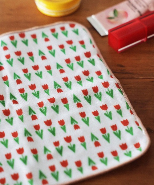 LEPSIM（レプシィム）の「【アデリアレトロ】タオルハンカチ　189340（ハンカチ/ハンドタオル・レディース・ブルー/ホワイト/ピンク/グリーン/キャメル/オレンジ・ONE SIZE）」の2枚目の写真