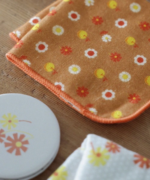 LEPSIM（レプシィム）の「【アデリアレトロ】タオルハンカチ　189340（ハンカチ/ハンドタオル・レディース・ブルー/ホワイト/ピンク/グリーン/キャメル/オレンジ・ONE SIZE）」の7枚目の写真