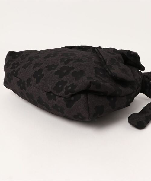 SVEC(シュベック)の「ビックリボン ショルダー ノットバッグ(ショルダーバッグ・レディース・ブラック/ホワイト/チェック・FREE)」の5枚目の写真