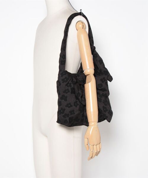 SVEC(シュベック)の「ビックリボン ショルダー ノットバッグ(ショルダーバッグ・レディース・ブラック/ホワイト/チェック・FREE)」の8枚目の写真