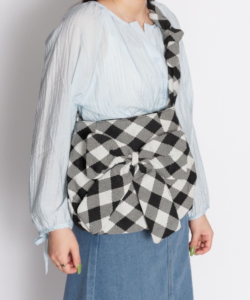 SVEC(シュベック)の「ビックリボン ショルダー ノットバッグ(ショルダーバッグ・レディース・ブラック/ホワイト/チェック・FREE)」の9枚目の写真