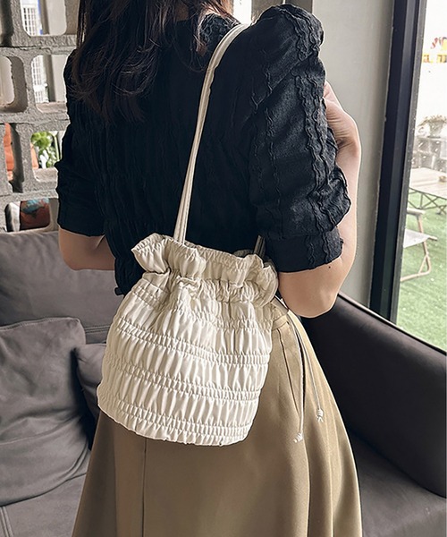 LOPASS（ロパス）の「巾着ショルダーバッグ（ショルダーバッグ・レディース・ピンク/シルバー/ベージュ/ブラック/アイボリー・FREE）」の7枚目の写真