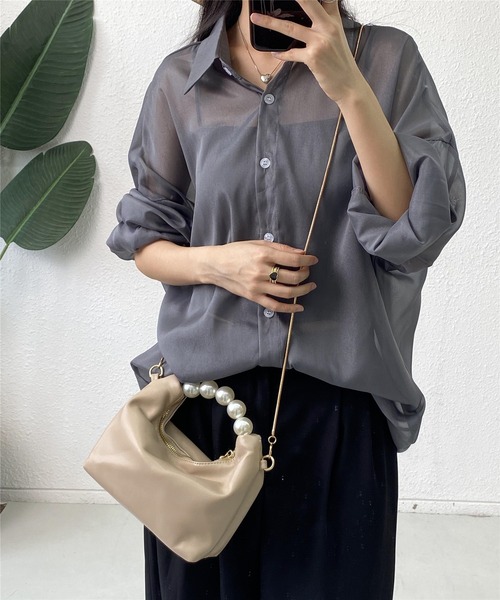 LA VORAGINE(ラ ヴォラジネ)の「パールハンドル ハンドバッグ/クラッチバッグ メッセンジャーバッグ 結婚式 入学式 卒業式 パーティー セレモニー(クラッチバッグ・レディース・ブラック/アイボリー/パープル/ピンク/シルバー/ベージュ・FREE)」の3枚目の写真