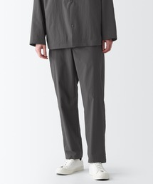 風を通すストレッチパンツ